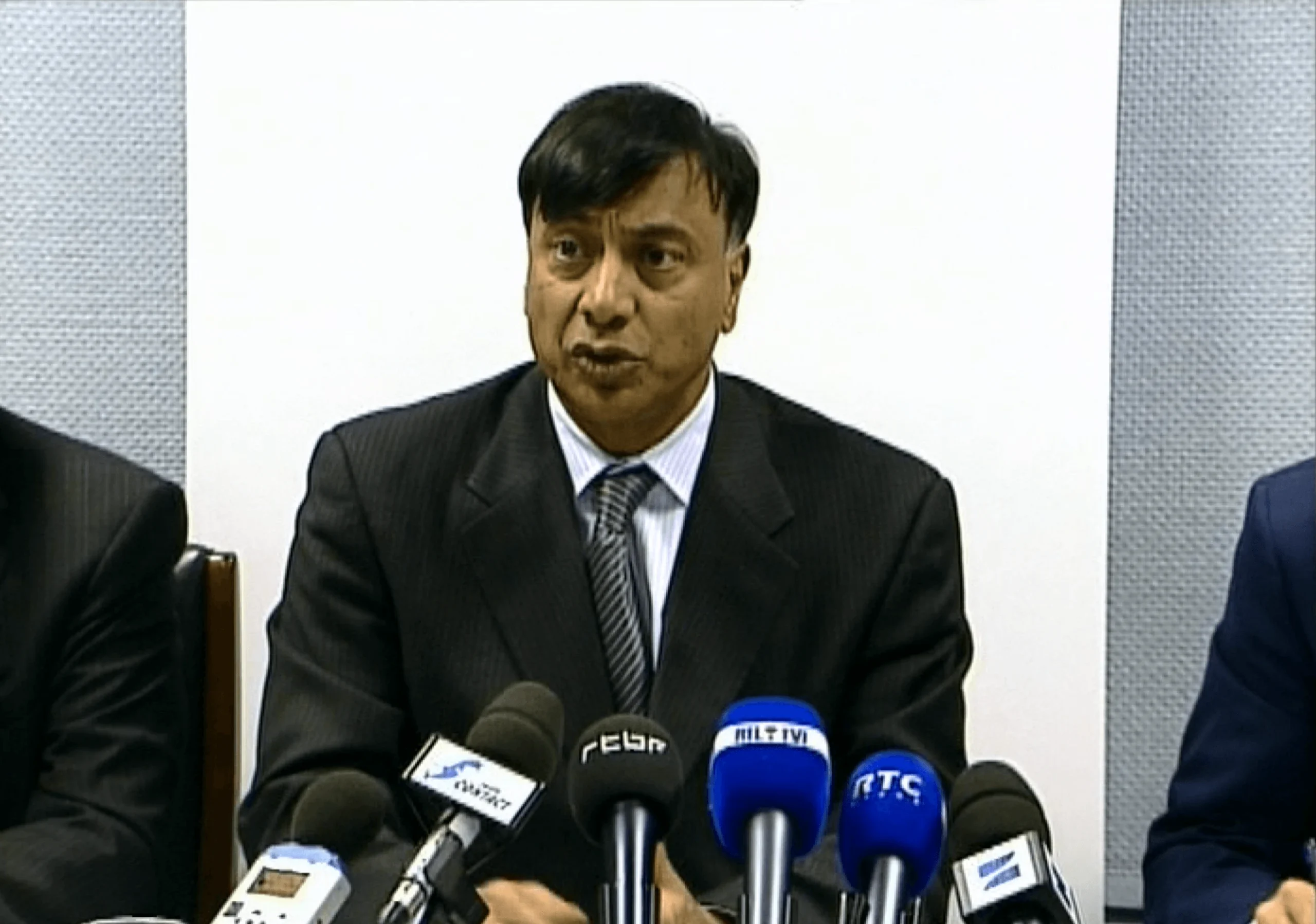 Visite de Lakshmi Mittal à Liège en 2007, espoir de relancer le haut fourneau 6 de Seraing